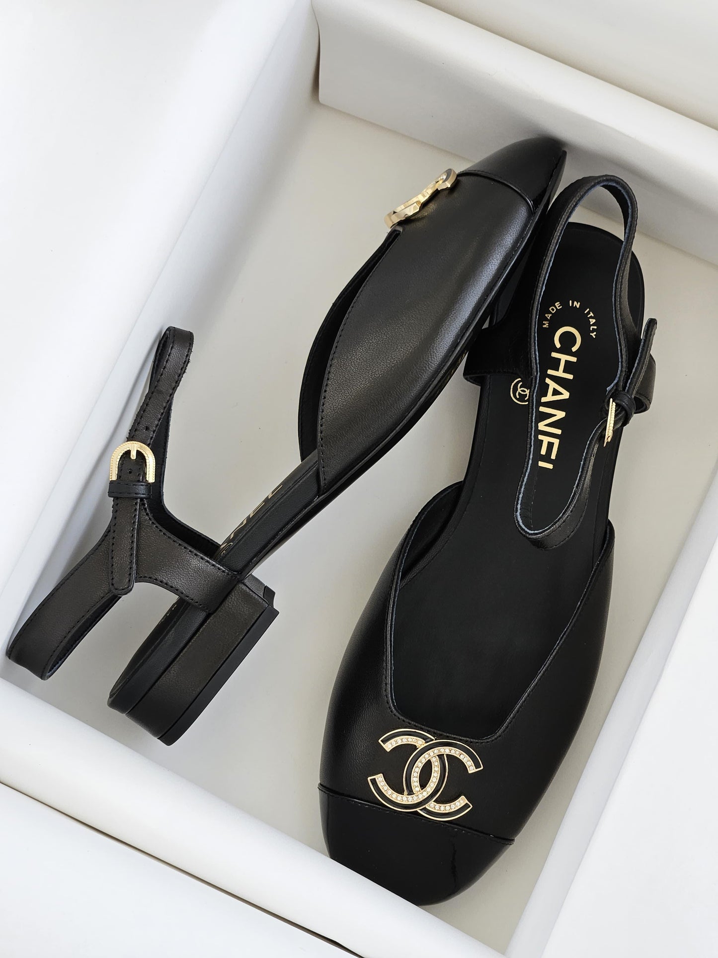 *CHANEL*