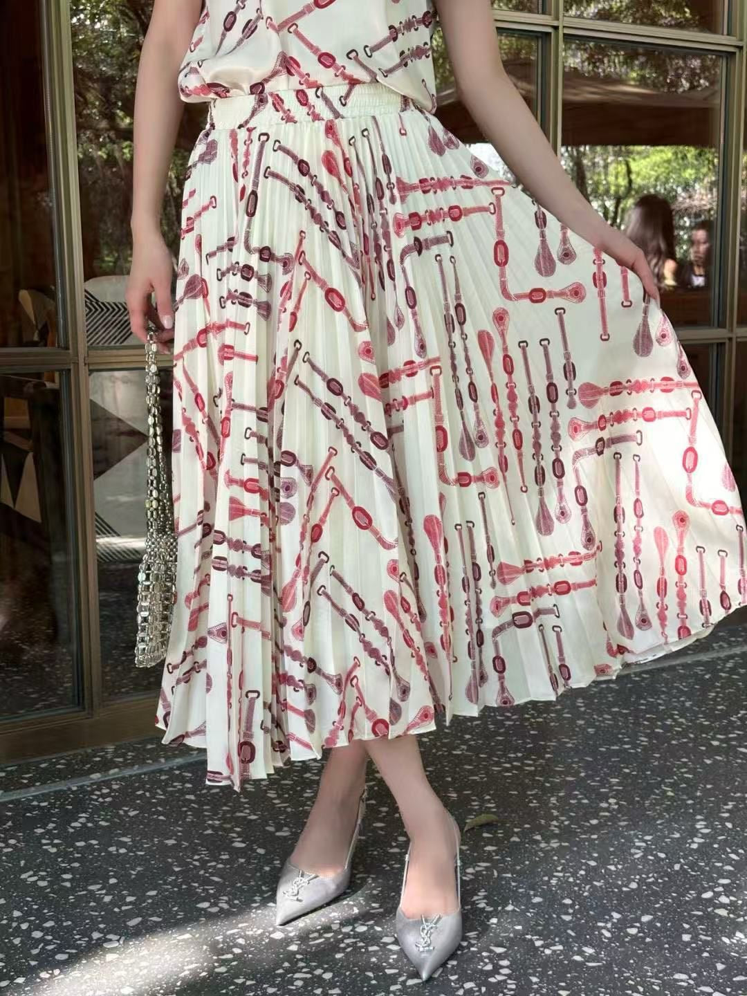 New collections 💫
HERMES SET t-shirt and skirt