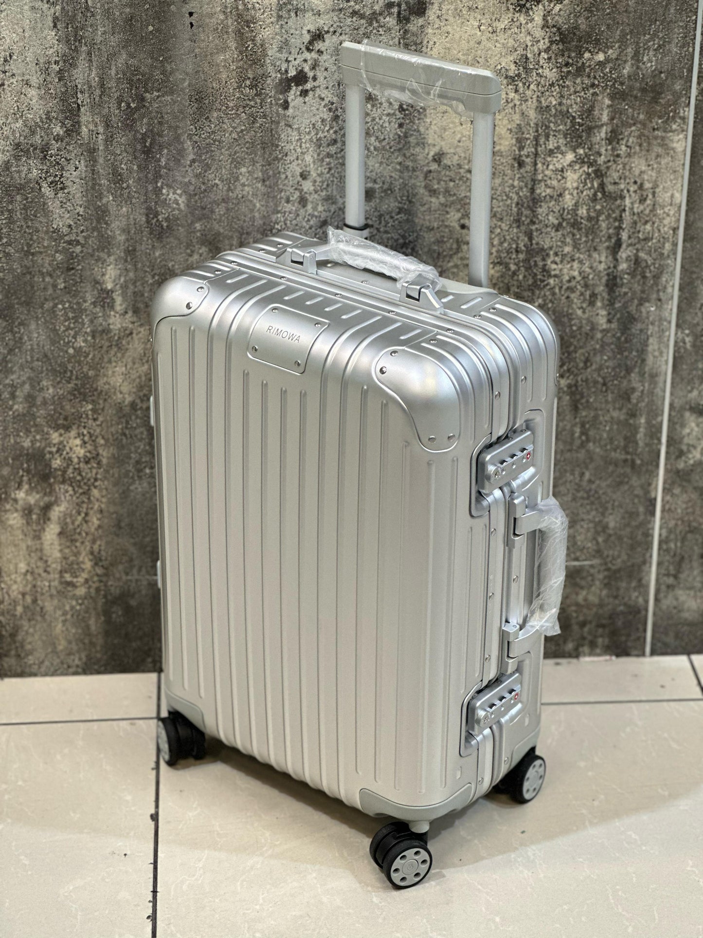 NEW TROLY RIMOWA BAG