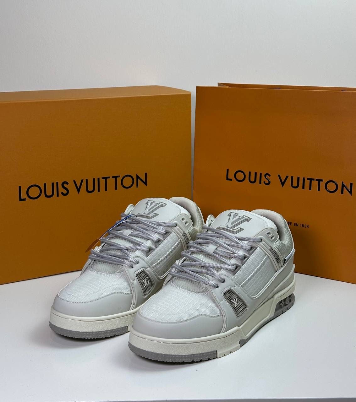 LV