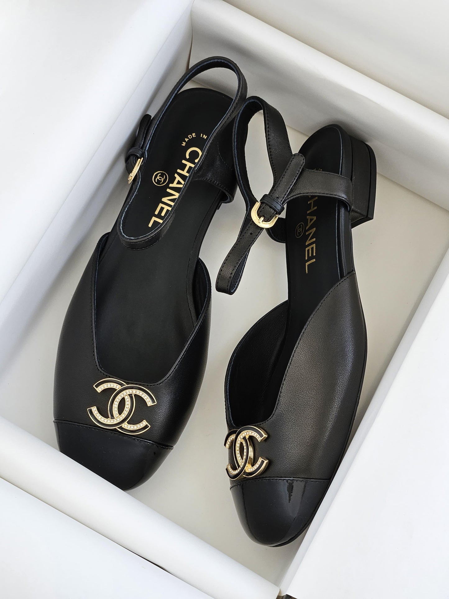 *CHANEL*