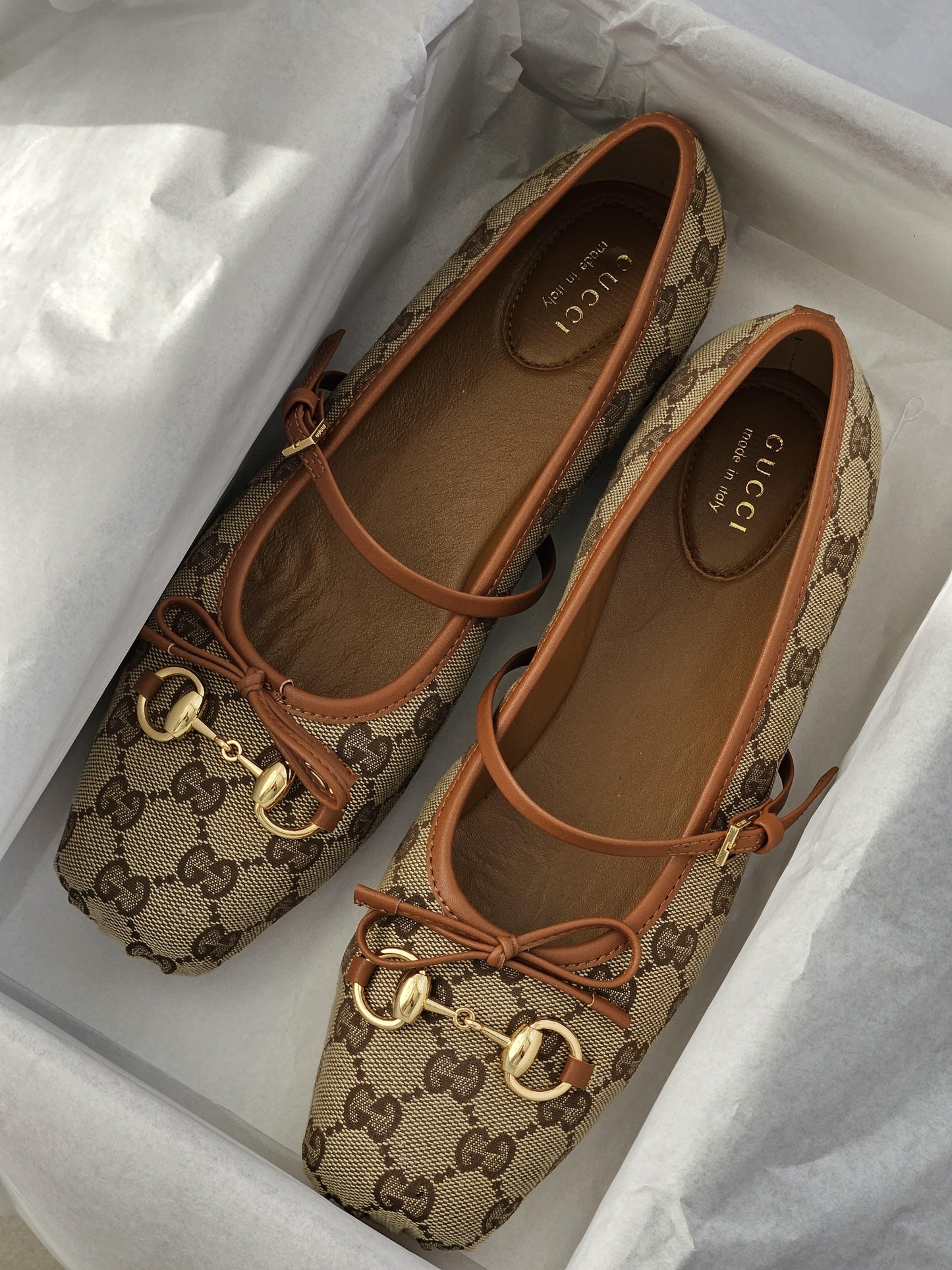 *GUCCI*
