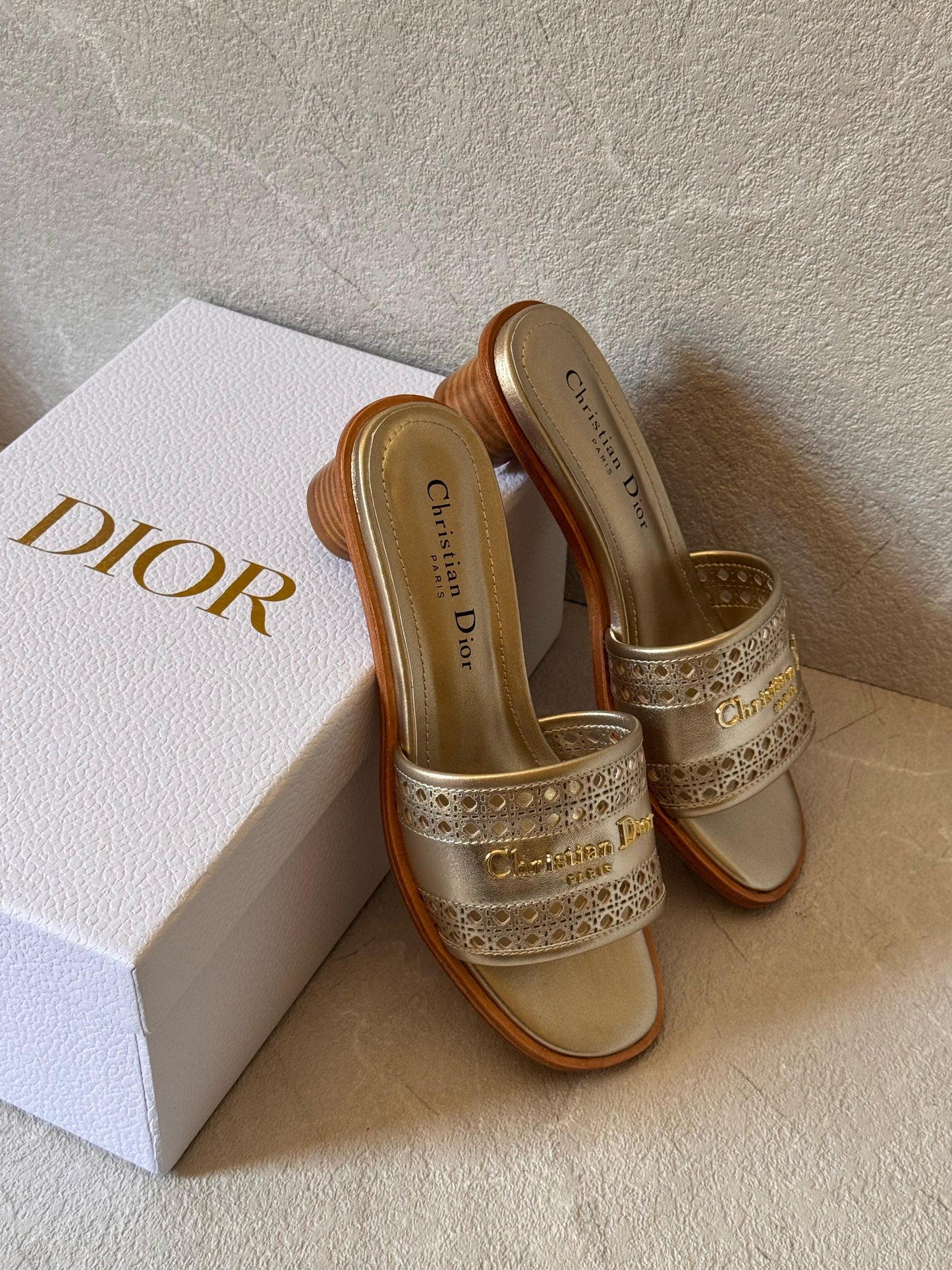 Dior