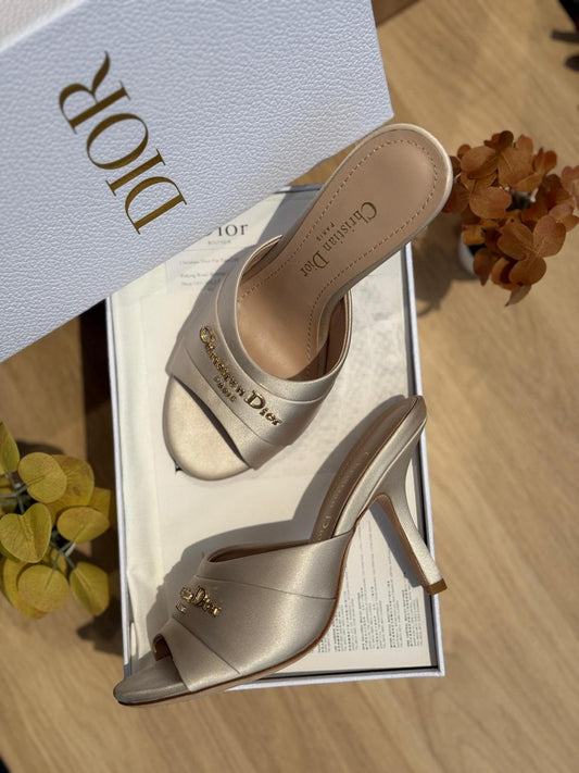 *DIOR*