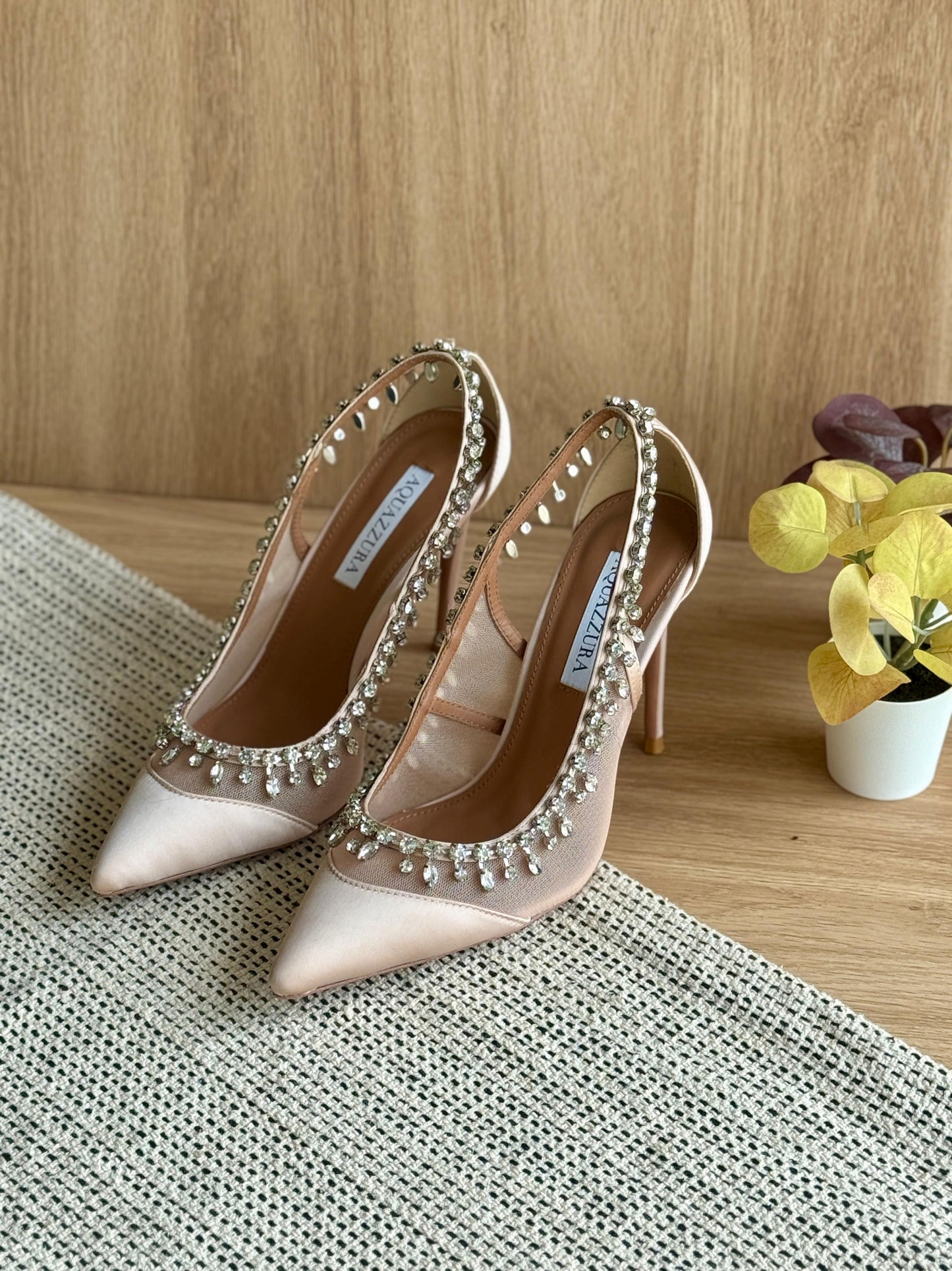 *AQAZZURA*