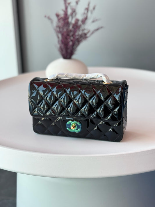 CHANEL😍(soft leather )