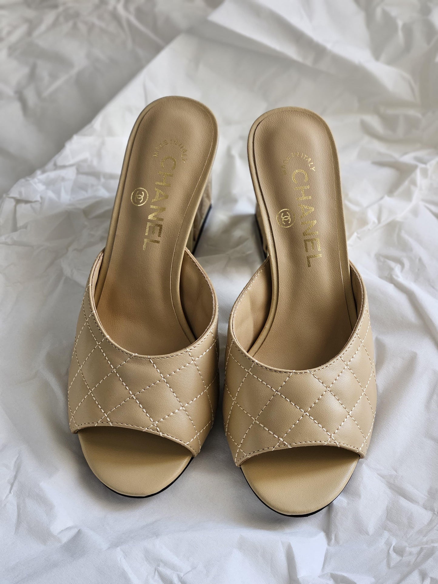 *CHANEL*