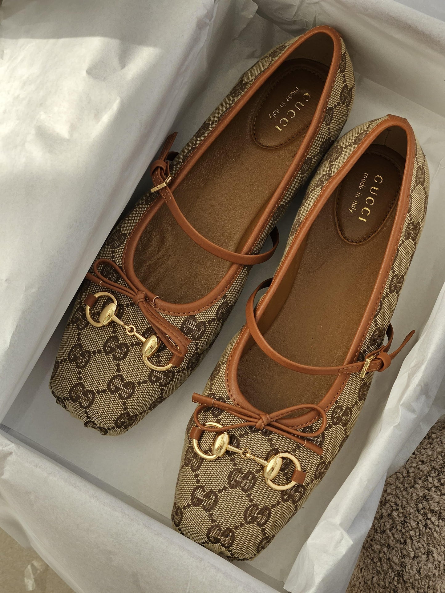 *GUCCI*