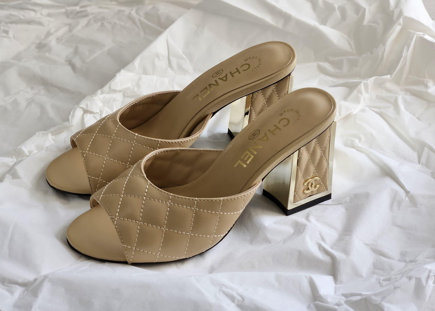 *CHANEL*