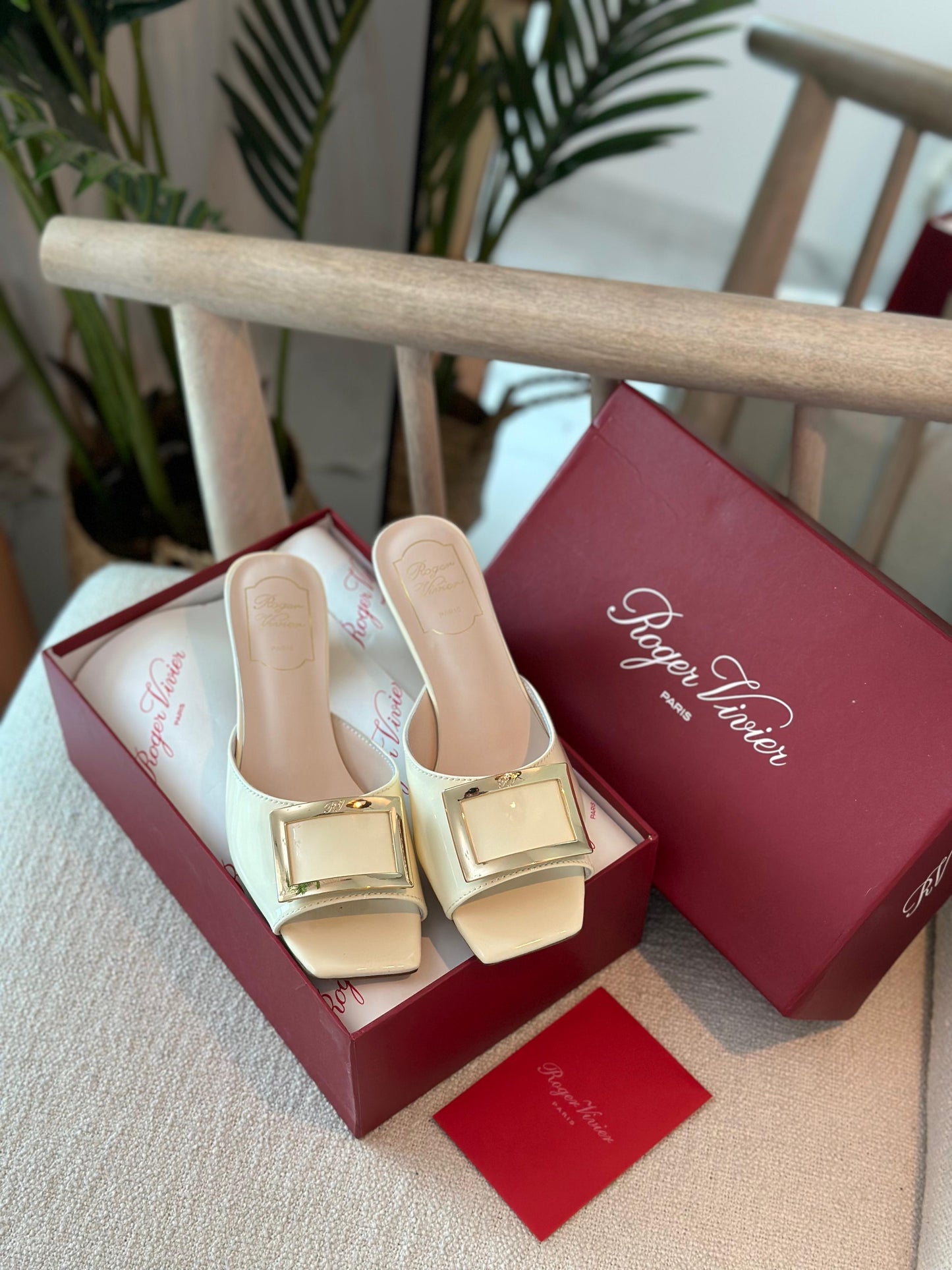 ROGER VIVIER