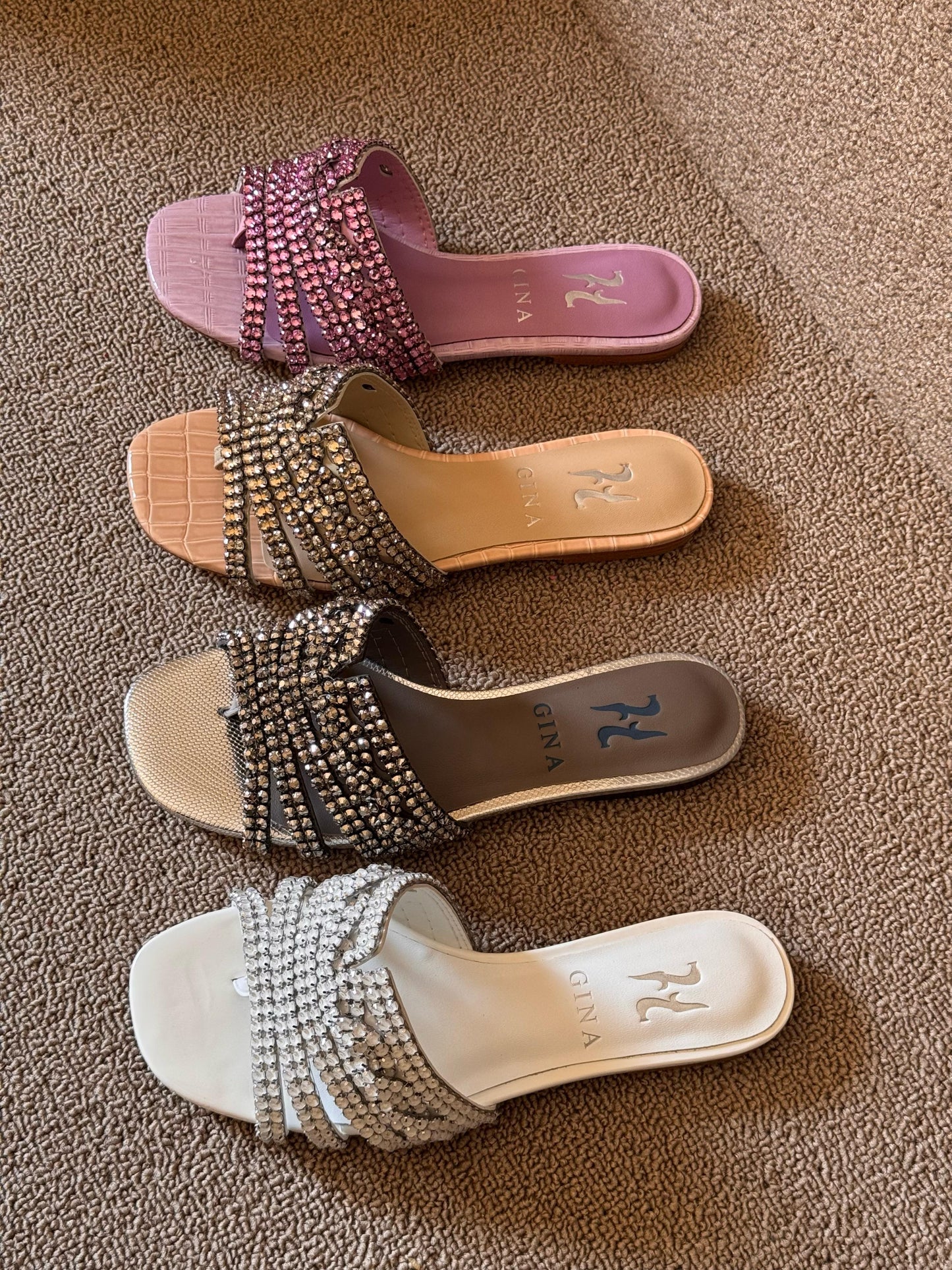 Gina Flat