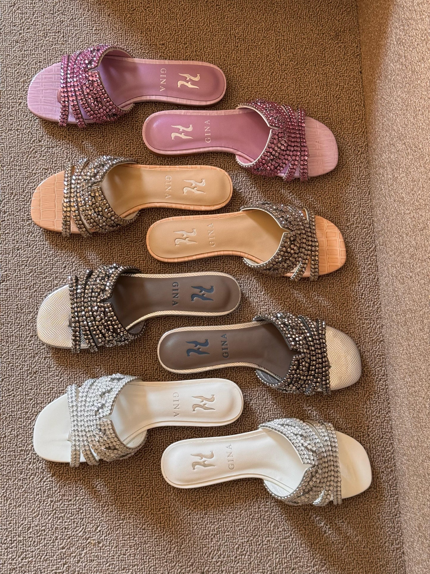 Gina Flat