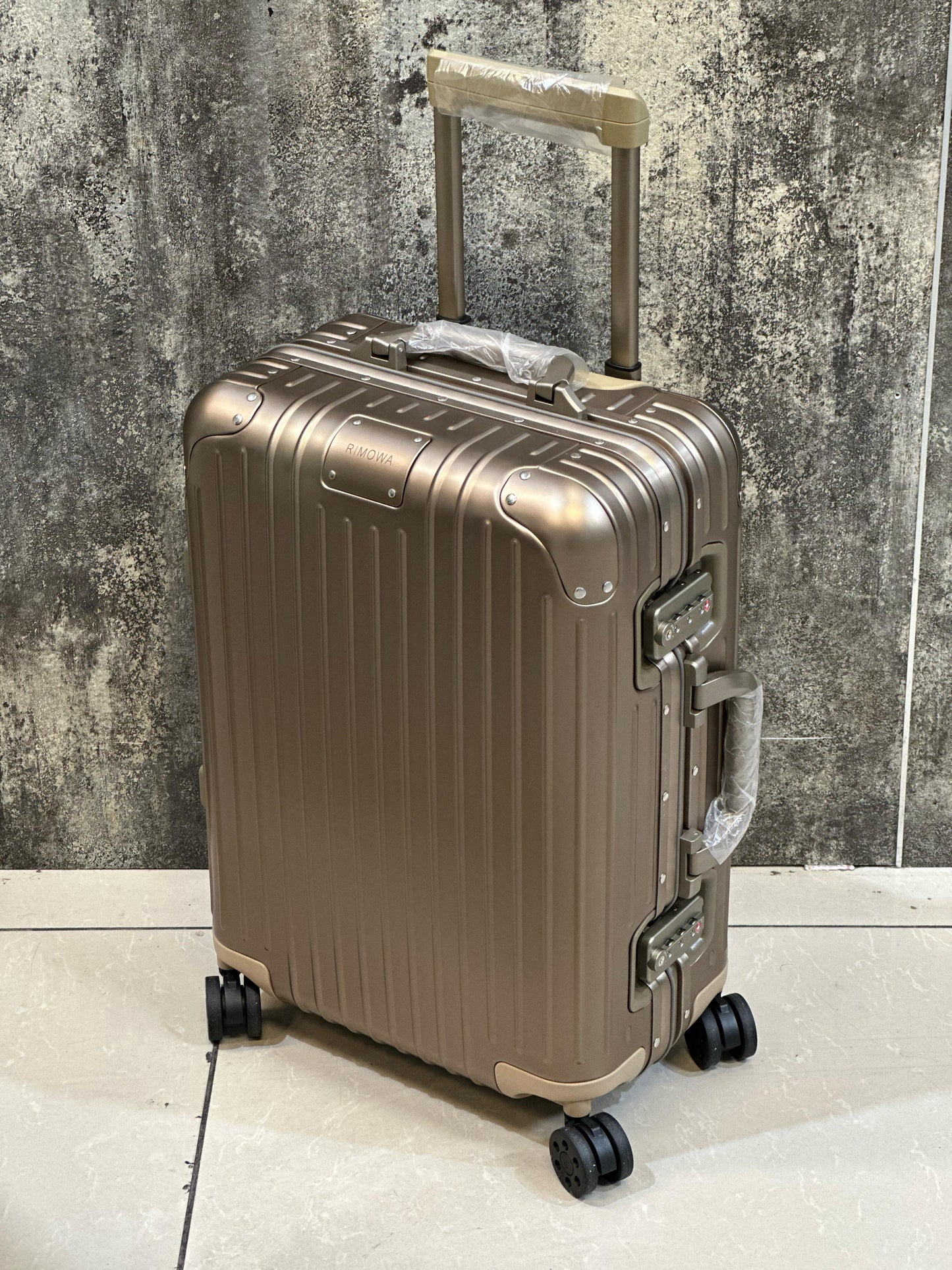NEW TROLY RIMOWA BAG